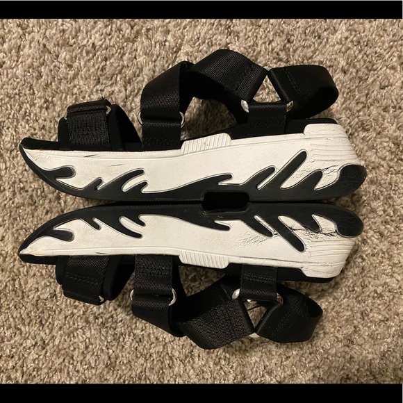 platform sandal - Picture 3 of 4